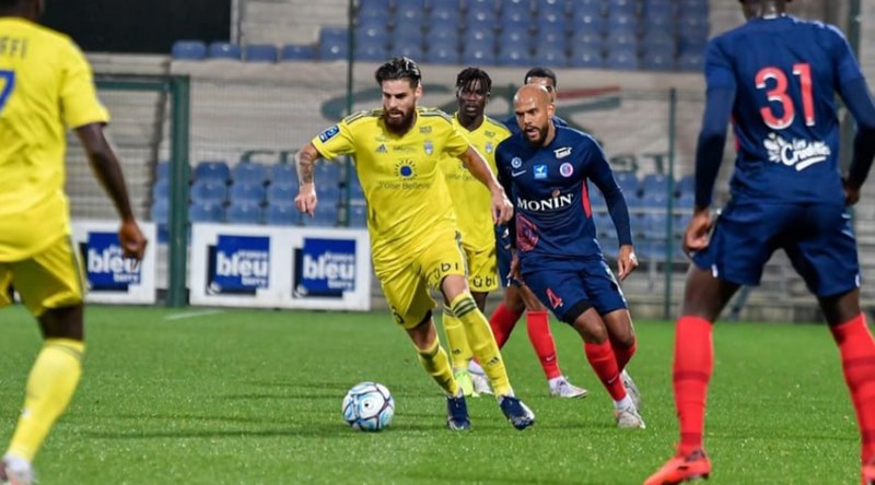 Ligue 2 được nhiều người ví là giải đấu nông dân
