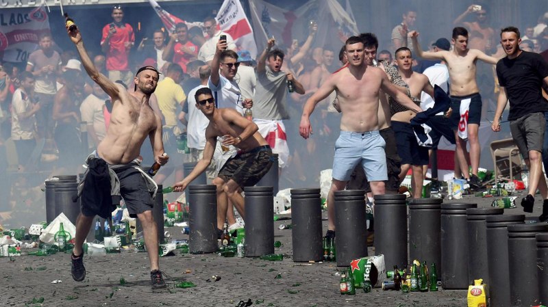 Hooligan trở thành nỗi khiếp sợ của nhiều khán giả khi tới sân
