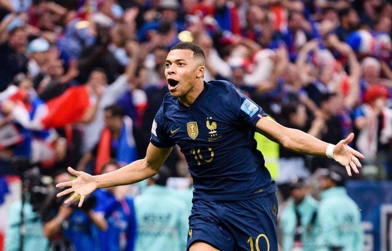 Mbappe đã tiếp tục phát huy áo số 10 thành công tại đội tuyển Pháp