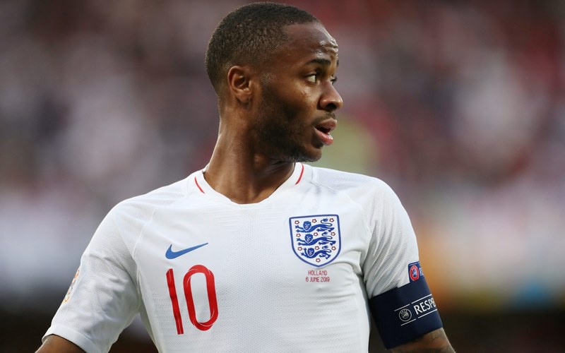 Số áo của Sterling khi thi đấu cho CLB Man City là số 17