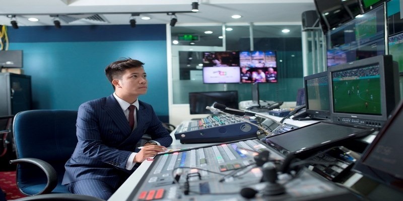 Hoàng Anh Quân hiện là BLV bóng đá chuyên nghiệp tại VTV