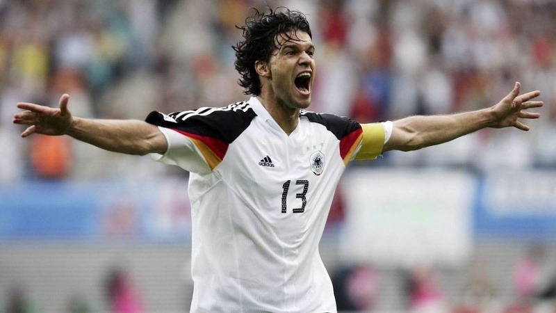 Số áo Ballack là 13 khi anh tham gia thi đấu