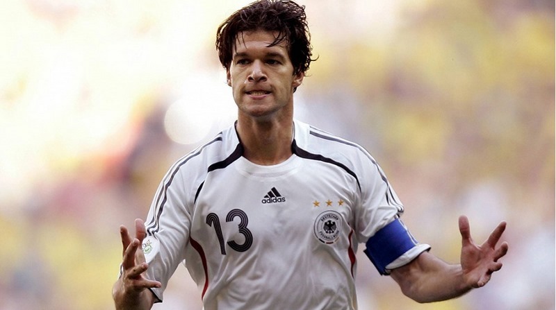 Michael Ballack là một cựu cầu thủ của bóng đá chuyên nghiệp ở Đức