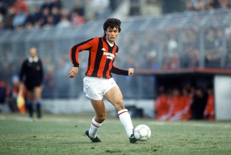 Maldini từng mang số áo 26 khi khởi đầu sự nghiệp ở AC Milan