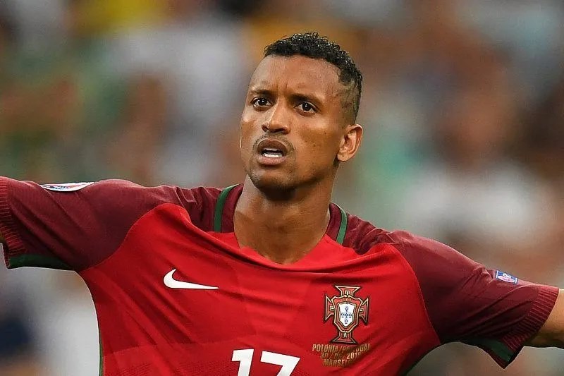 Nani thường xuyên ra sân với vai trò tiền vệ cánh