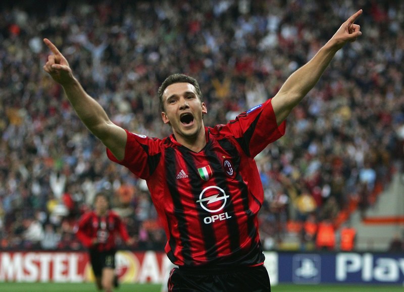 Shevchenko đã có pha lập công đẹp mắt phá tung lưới của Shevchenko